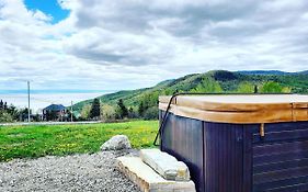 Charlevoix 4Br Cottage Hot Tub & Game Room 12